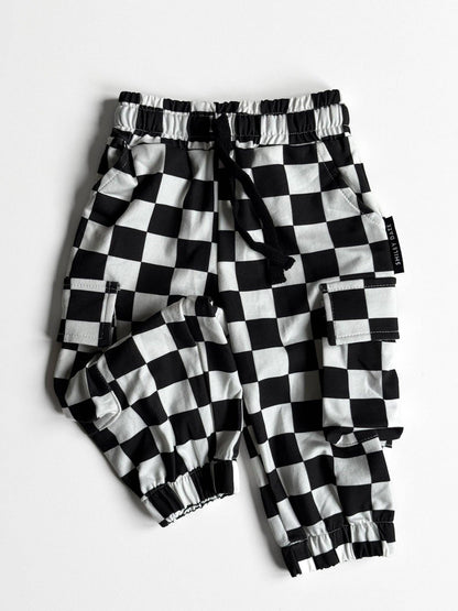 BLACK & WHITE CHECKERED | CARGO SWEATPANTS